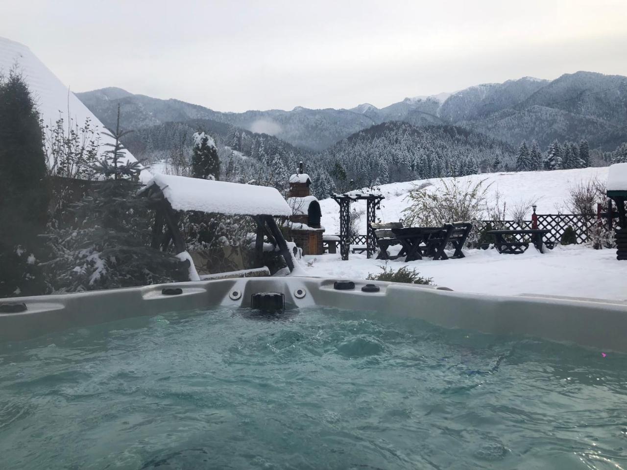 Hot Tub Chalet Retreat Villa Brassó Kültér fotó